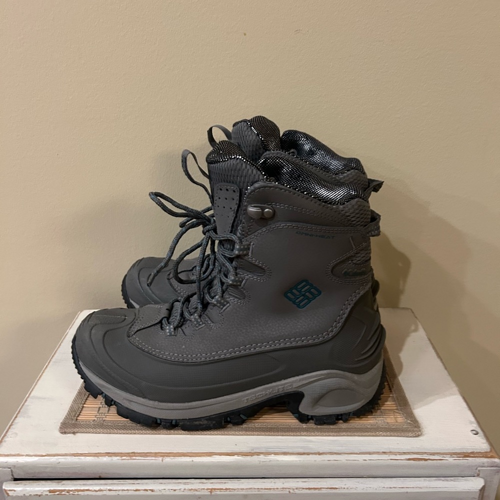Size 8 Women’s Columbia Omni-heat boots